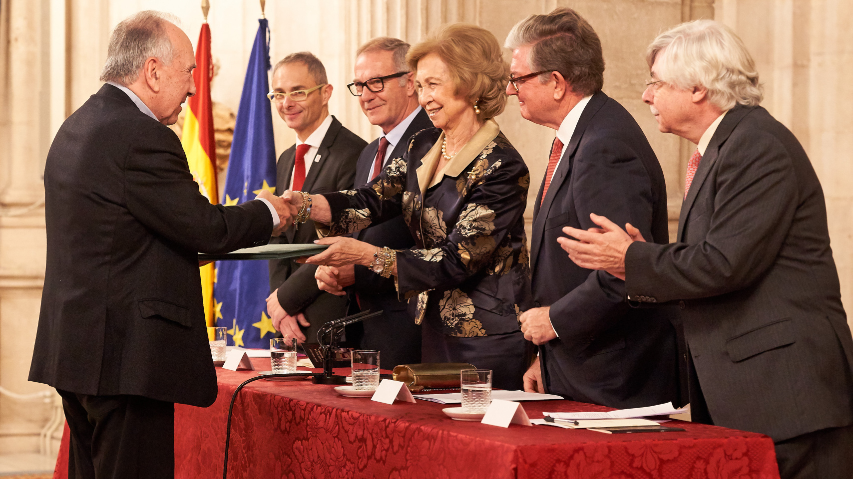 La Reina Sofía entrega Premio de Poesía Iberoamericana que lleva su nombre al poeta catalán Joan Margarit