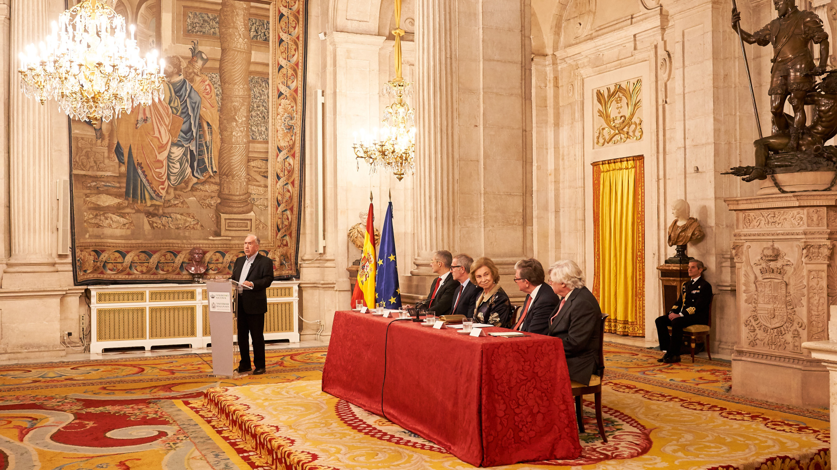 La Reina Sofía entrega Premio de Poesía Iberoamericana que lleva su nombre al poeta catalán Joan Margarit