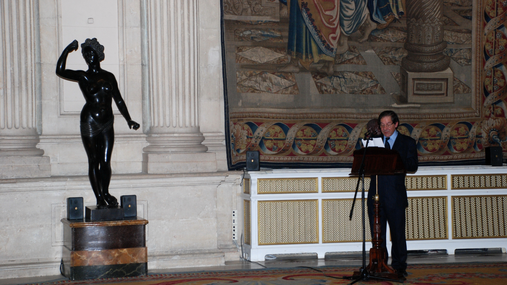 El poeta Nuno Júdice en su discurso de agradecimiento.