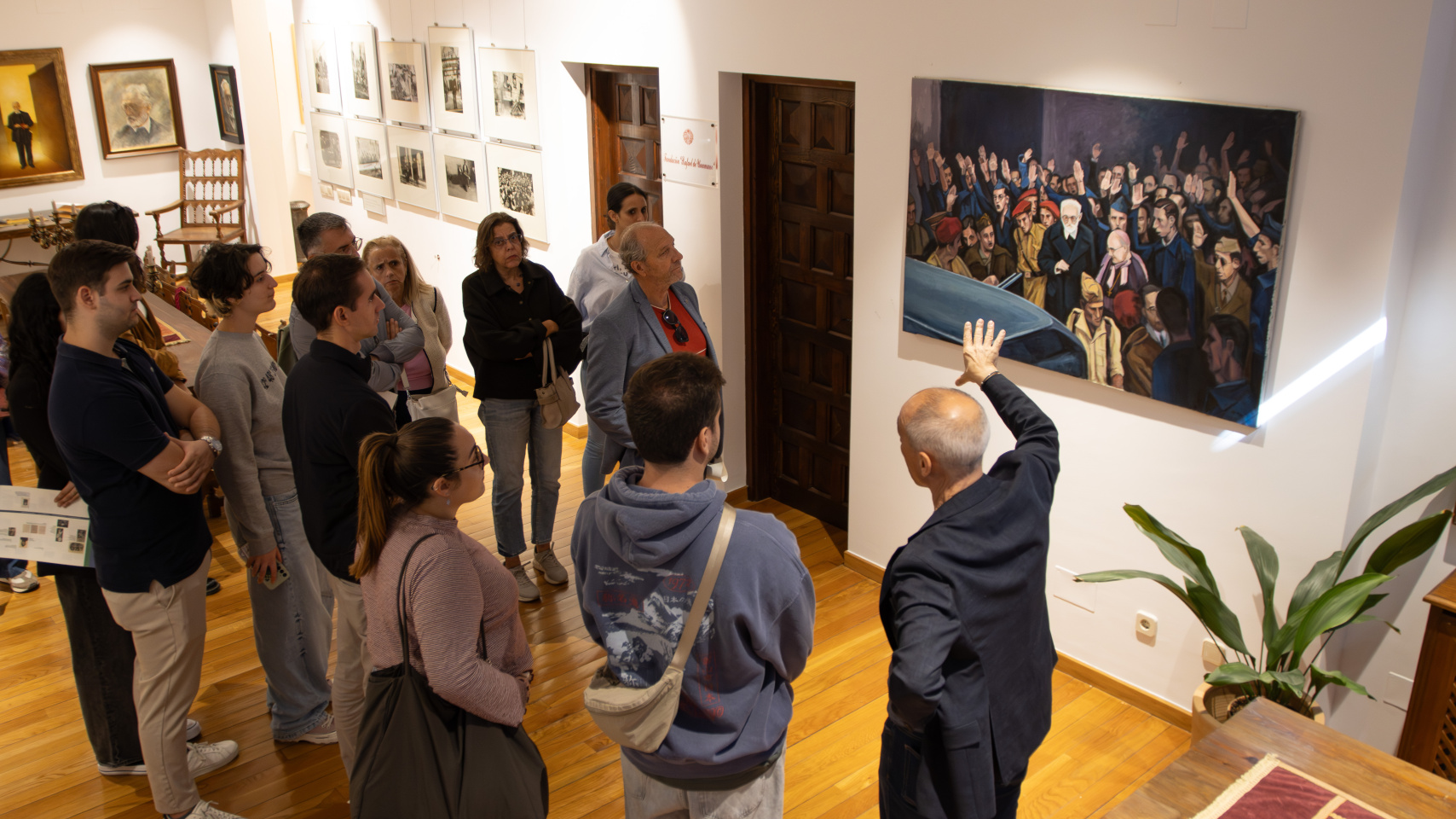 Grupo de visitantes en el 'Día de Miguel de Unamuno' en la Casa-Museo Unamuno