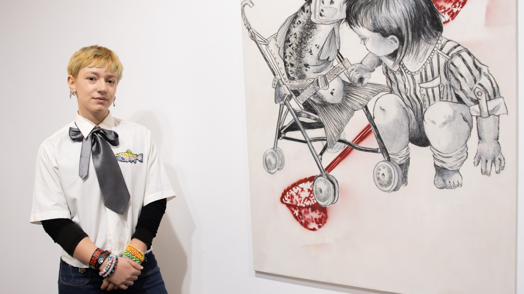 La artista asturiana Alicia Fernández Vila reflexiona sobre una catástrofe ecológica en la exposición ‘Tejiendo a contracorriente”