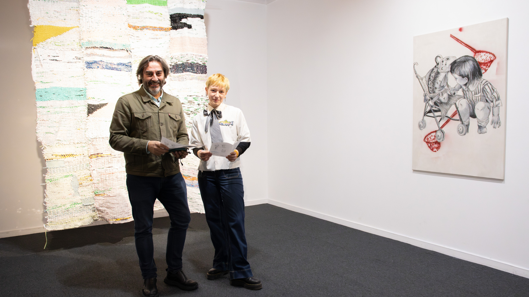 La artista asturiana Alicia Fernández Vila reflexiona sobre una catástrofe ecológica en la exposición ‘Tejiendo a contracorriente”