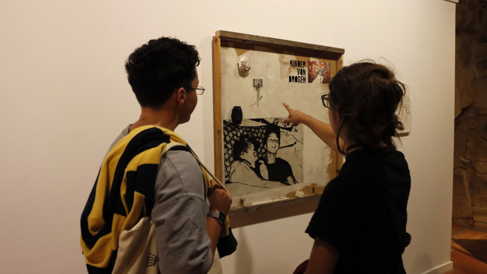 La sala de exposiciones del Espacio de Arte Experimental de Fonseca reflexiona sobre la infancia