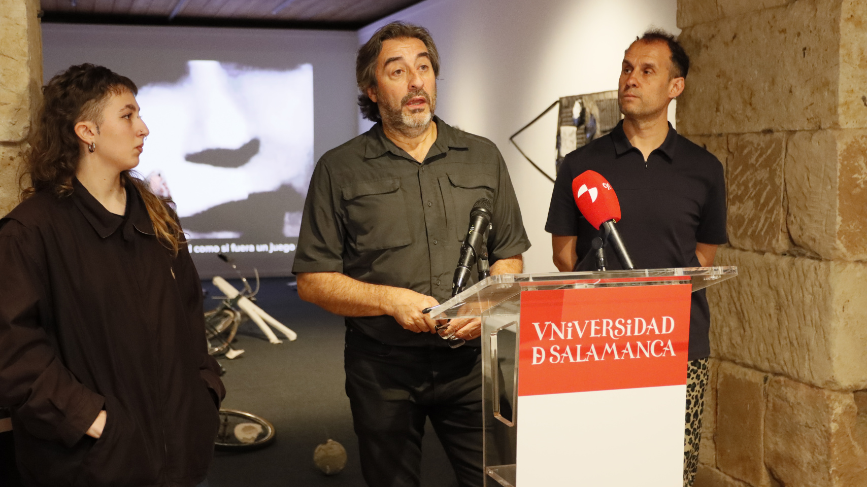 La sala de exposiciones del Espacio de Arte Experimental de Fonseca reflexiona sobre la infancia