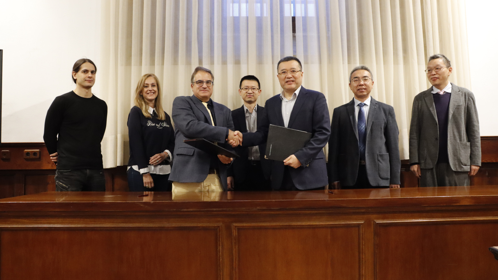 La Universidad de Salamanca y el Instituto de Tecnología de Shanghai firman un convenio marco de colaboración académica