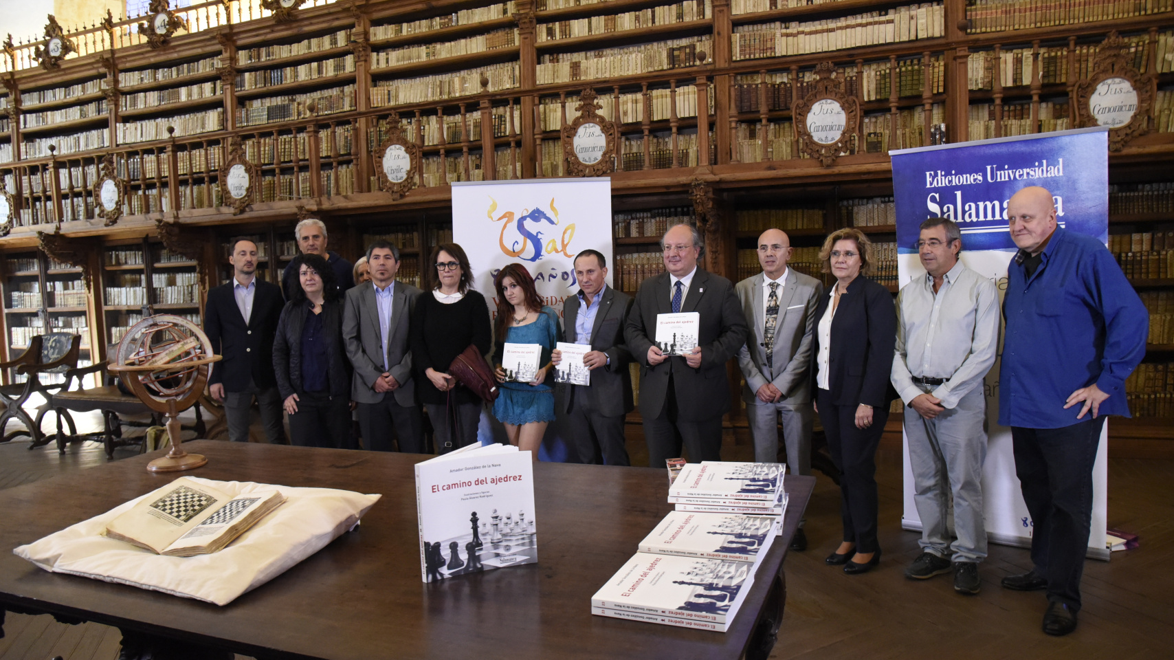 Instante de la presentación en la Biblioteca Histórica de la USAL
