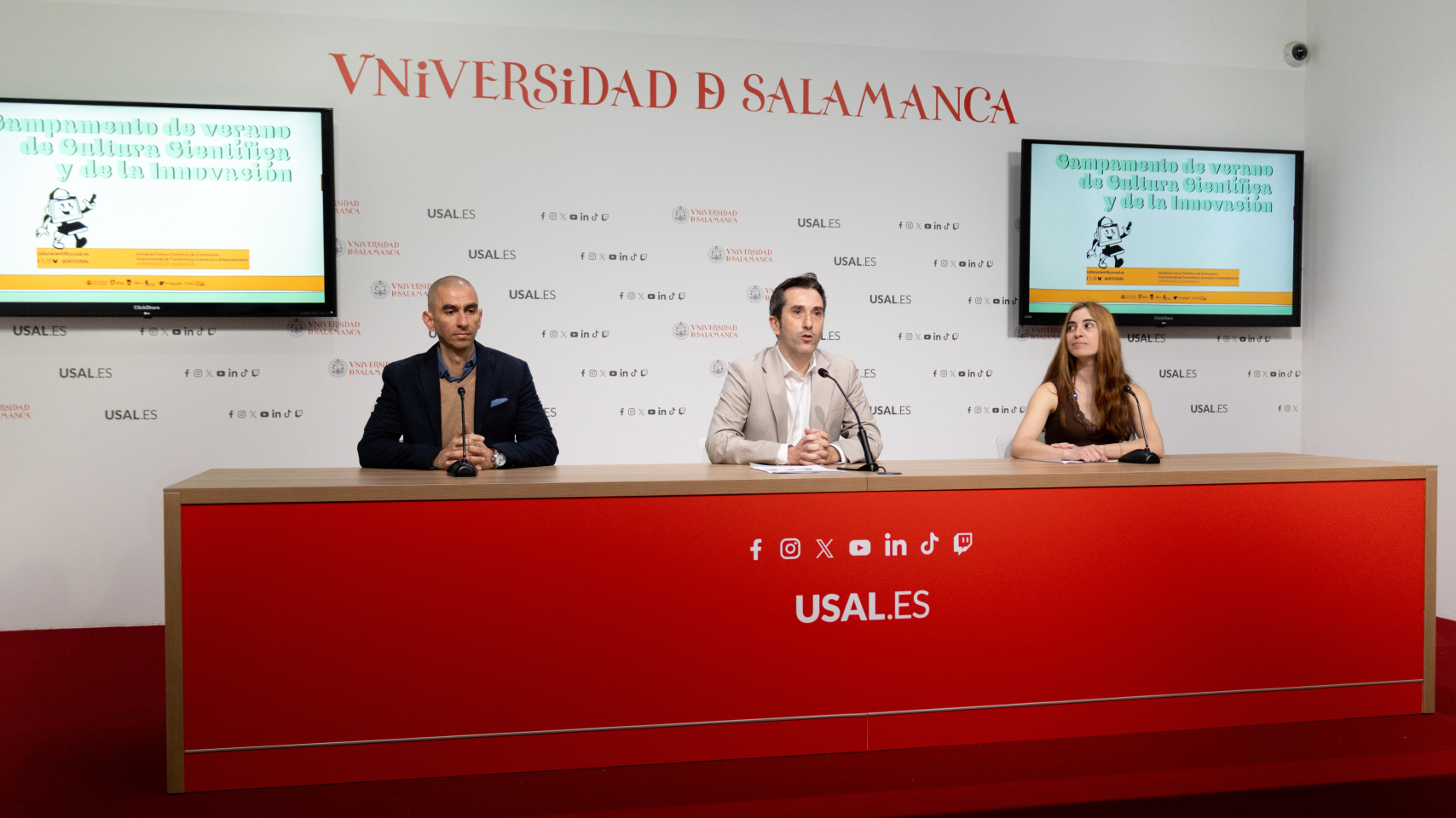 Presentación del Campamento de Verano de Cultura Científica y de la Innovación. De izq. a dcha.: Federico Bueno de Mata, Raúl Rivas y Marian Tardáguila