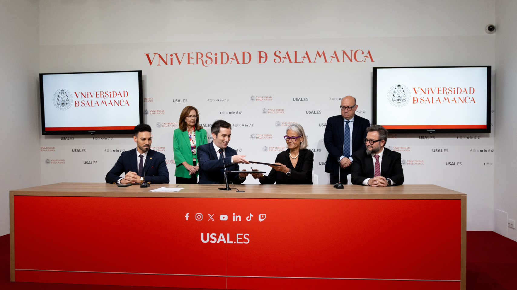 La Universidad de Salamanca y SOADCO firman el acuerdo para la creación de la Cátedra Klockner