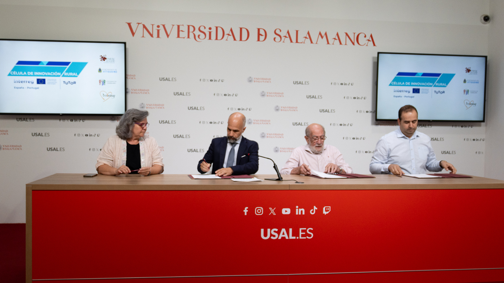 Firma de convenio entre el Parque Científico de la USAL y los ayuntamientos de Vitigudino, Candelario y Peromingo