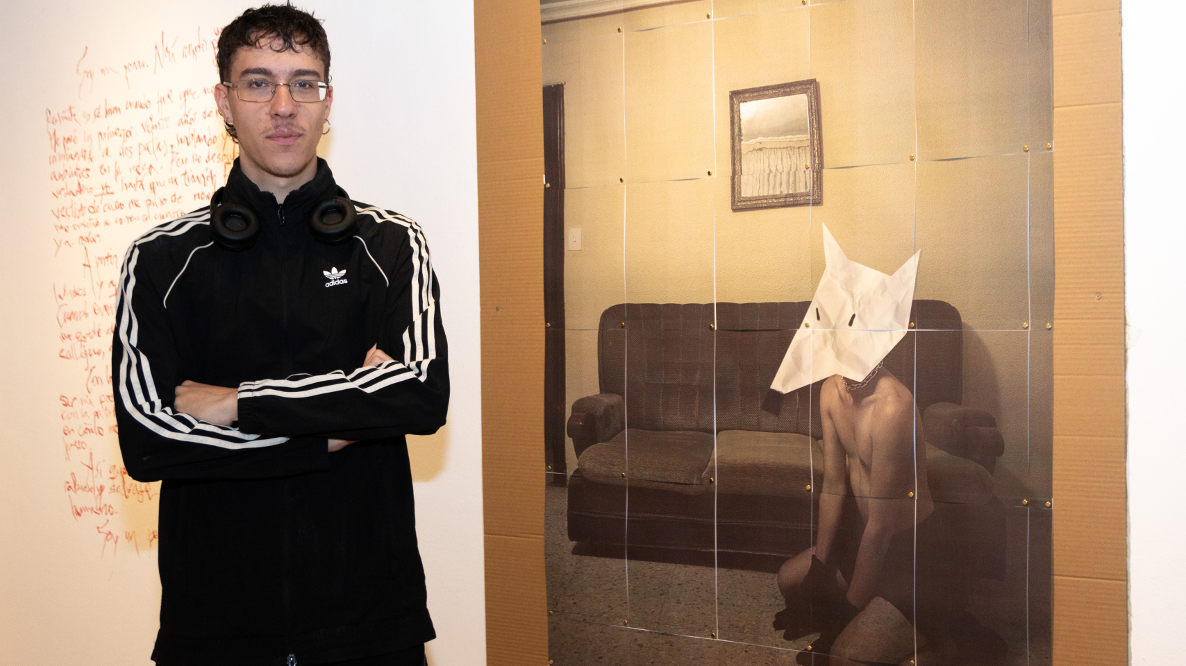 Carlos González, artista y autor de "Cuidado con el perro"