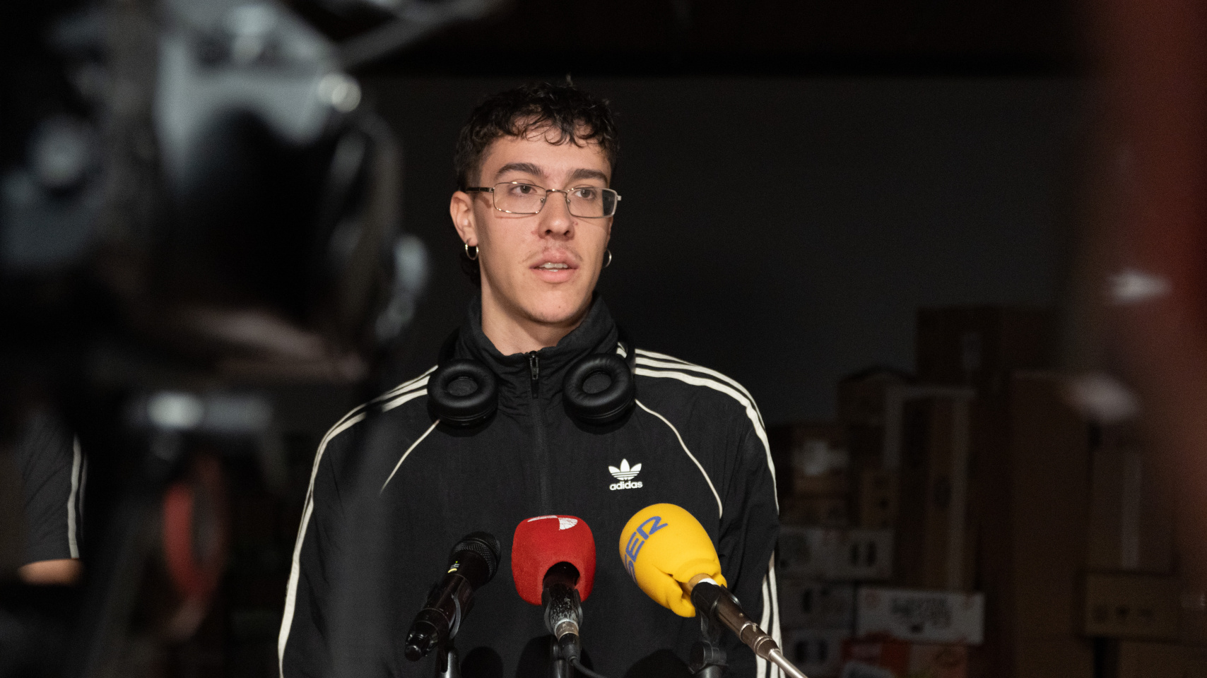 Carlos González, artista y autor de "Cuidado con el perro"