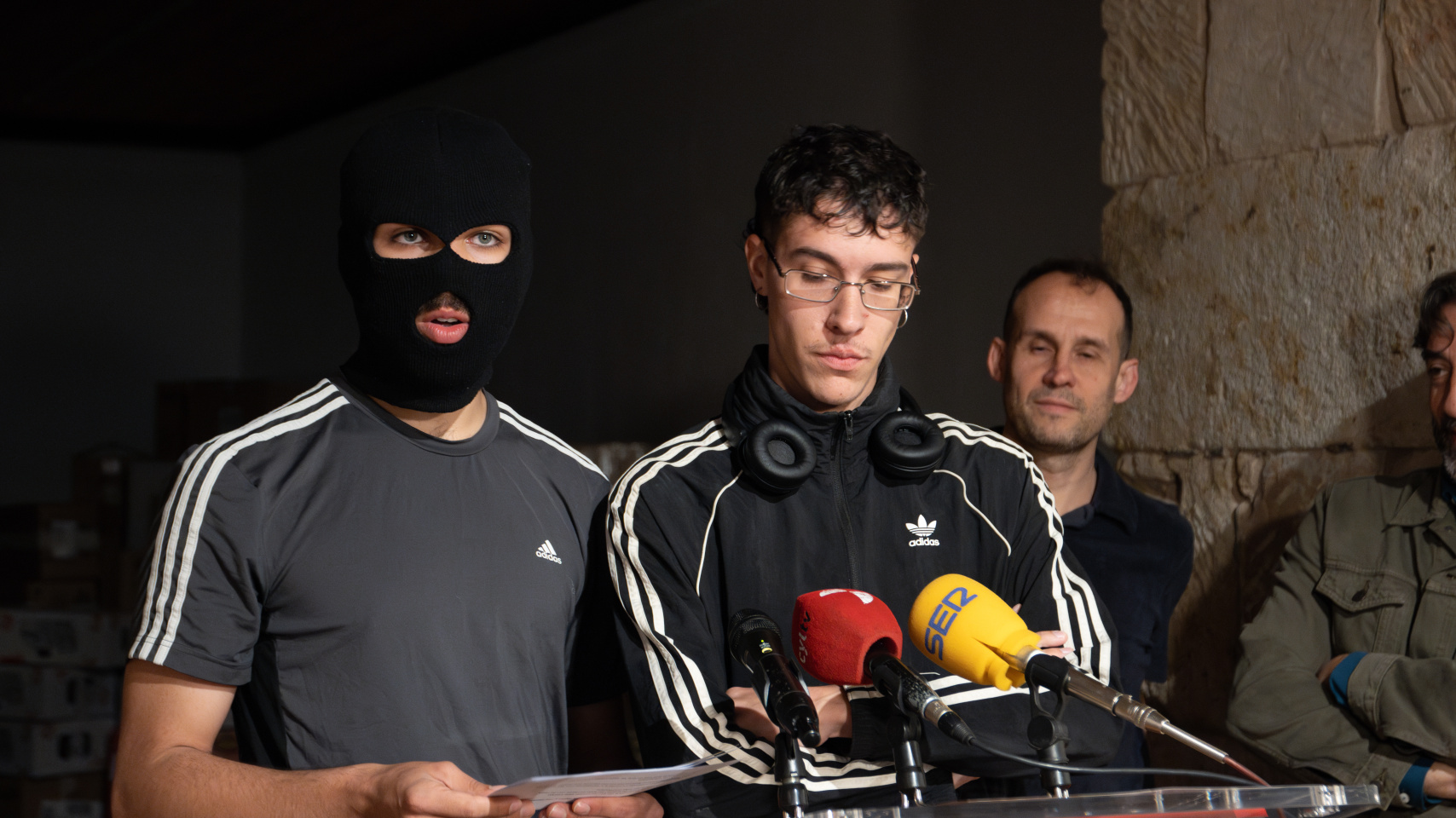 Presentación de la exposición de arte experimental  "Cuidado con el perro"