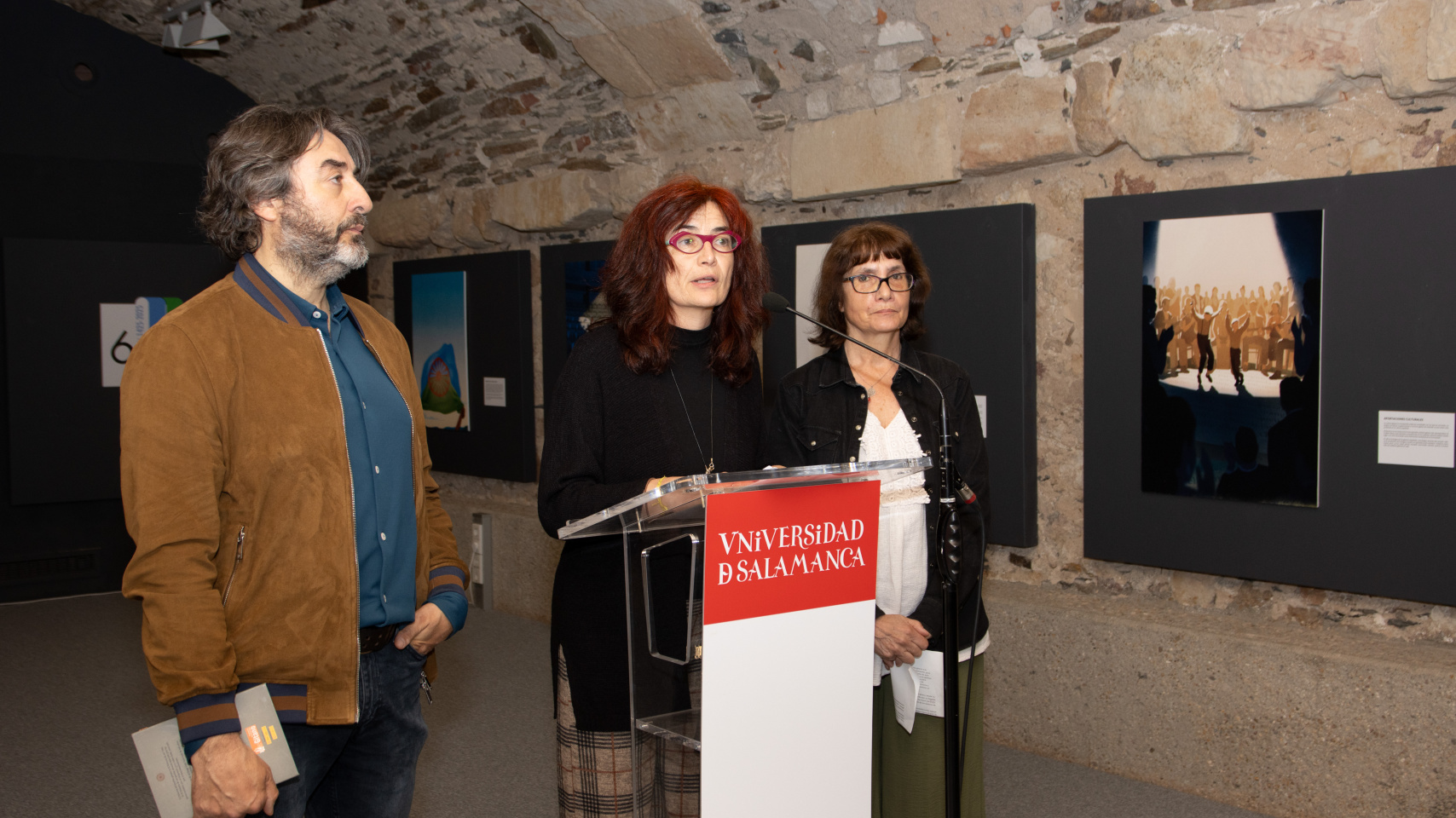 Javier Panera, Marta Gutiérrez y María Dolores Molina presentación de la exposición "Historia compartida".