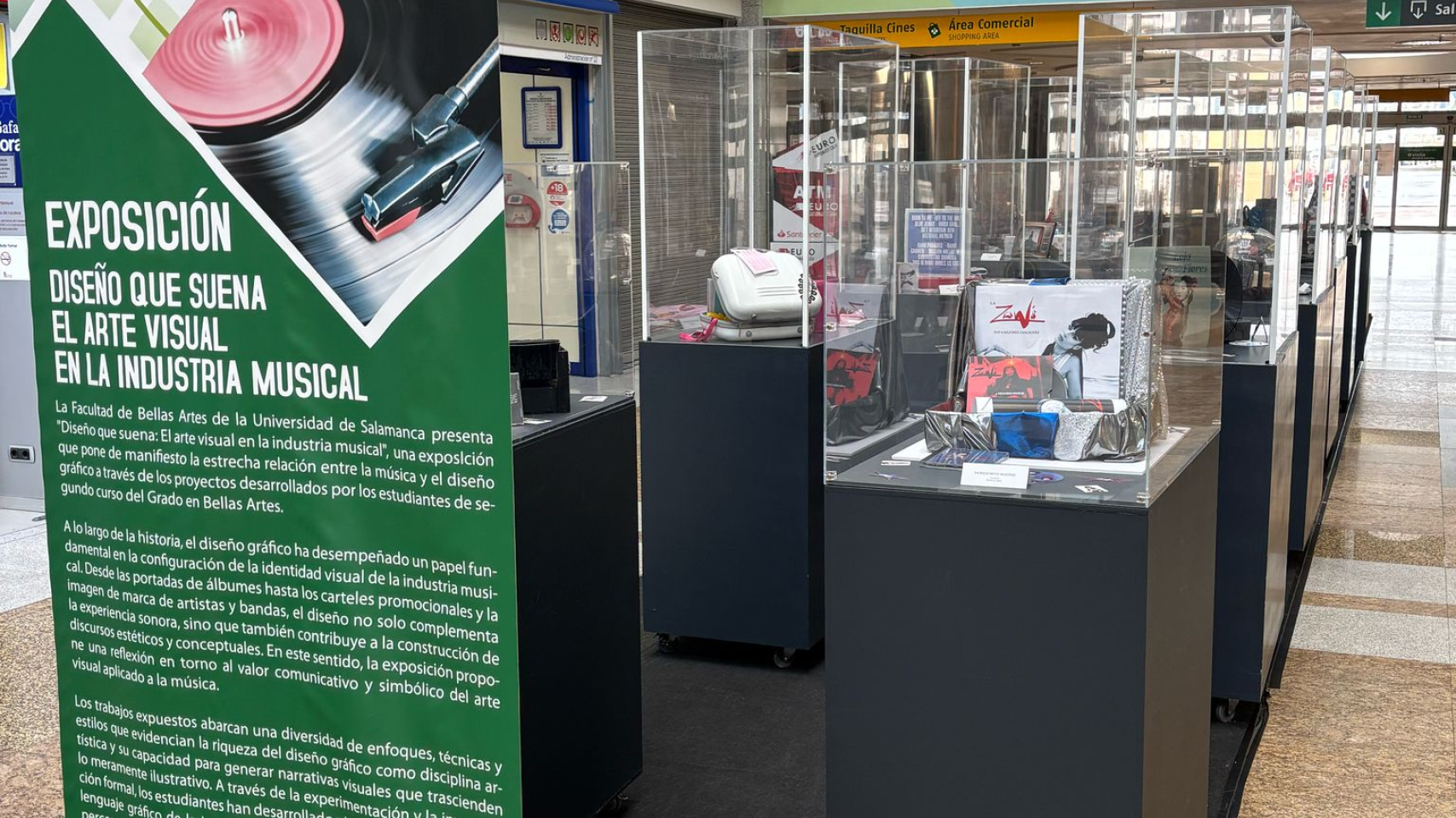 Parte de la muestra "Diseño que suena: El arte visual en la industria musical"