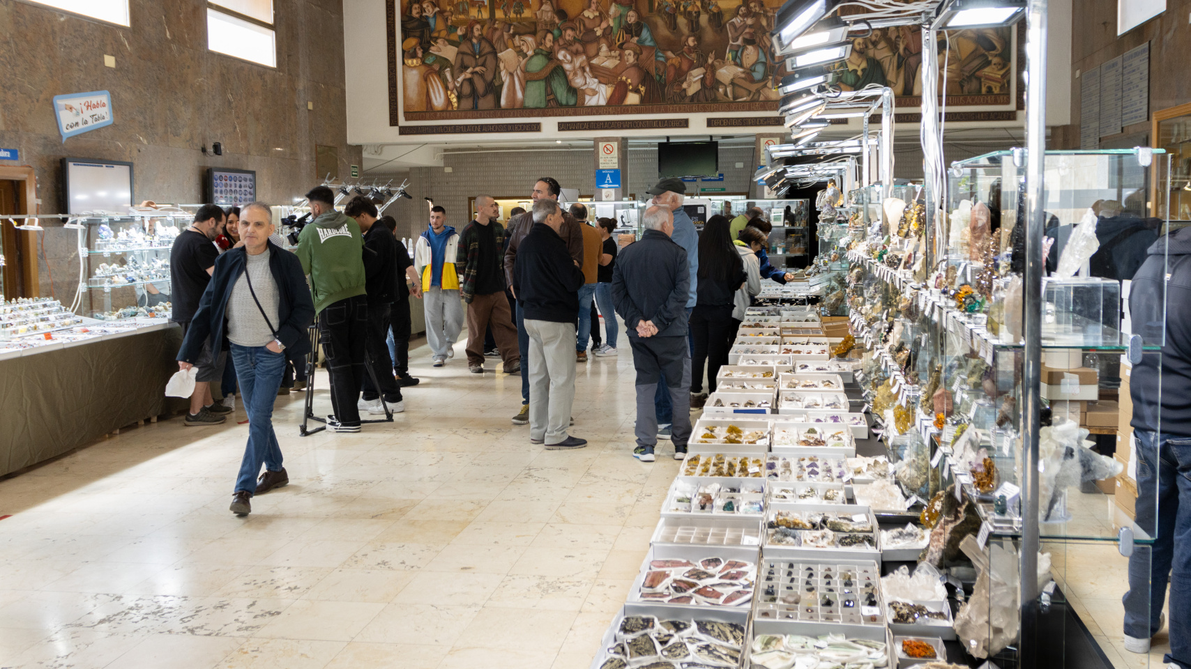 Facultad de Ciencias durante la Feria de Minerales