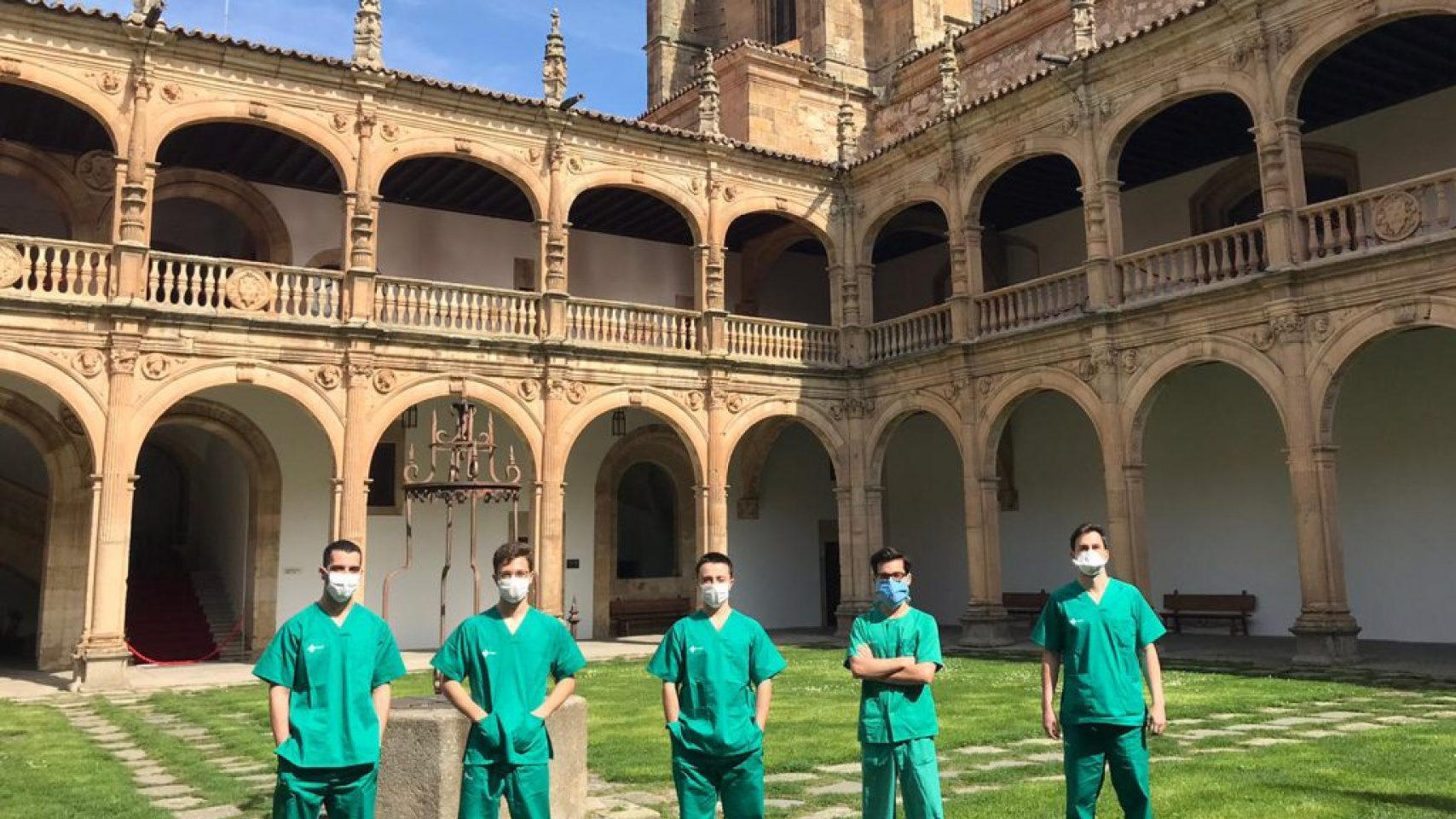 El Consejo de Gobierno estudia la concesión de la medalla de la universidad a los profesionales sanitarios