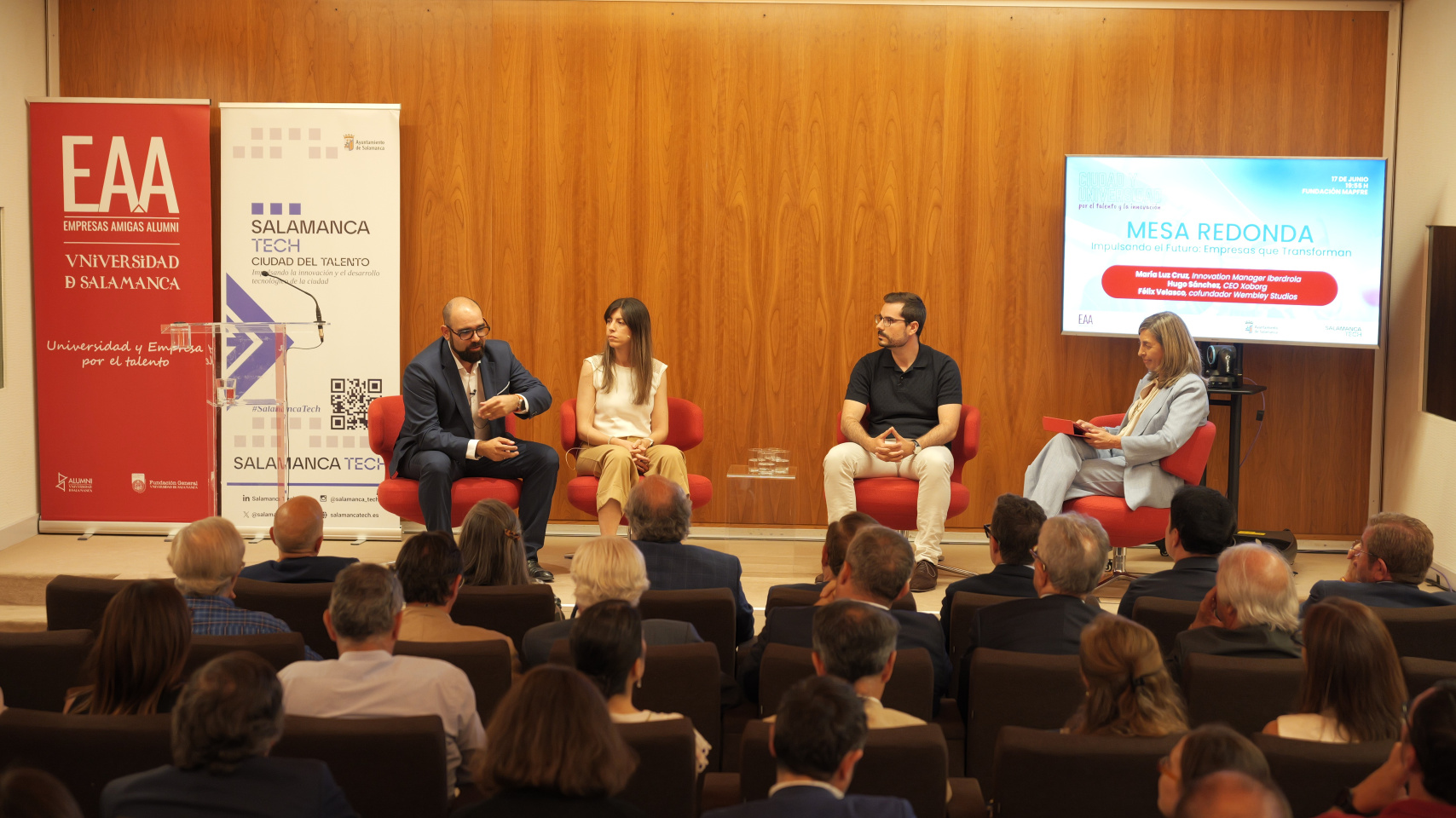 Mesa redonda del encuentro empresarial "Ciudad y Universidad por el talento y la innovación"