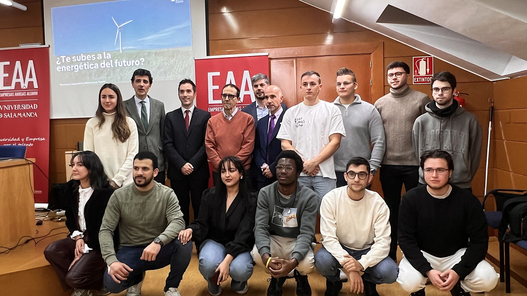 Asistentes a la presentación de las becas en Iberdrola por Alumni-USAL y Fundación General