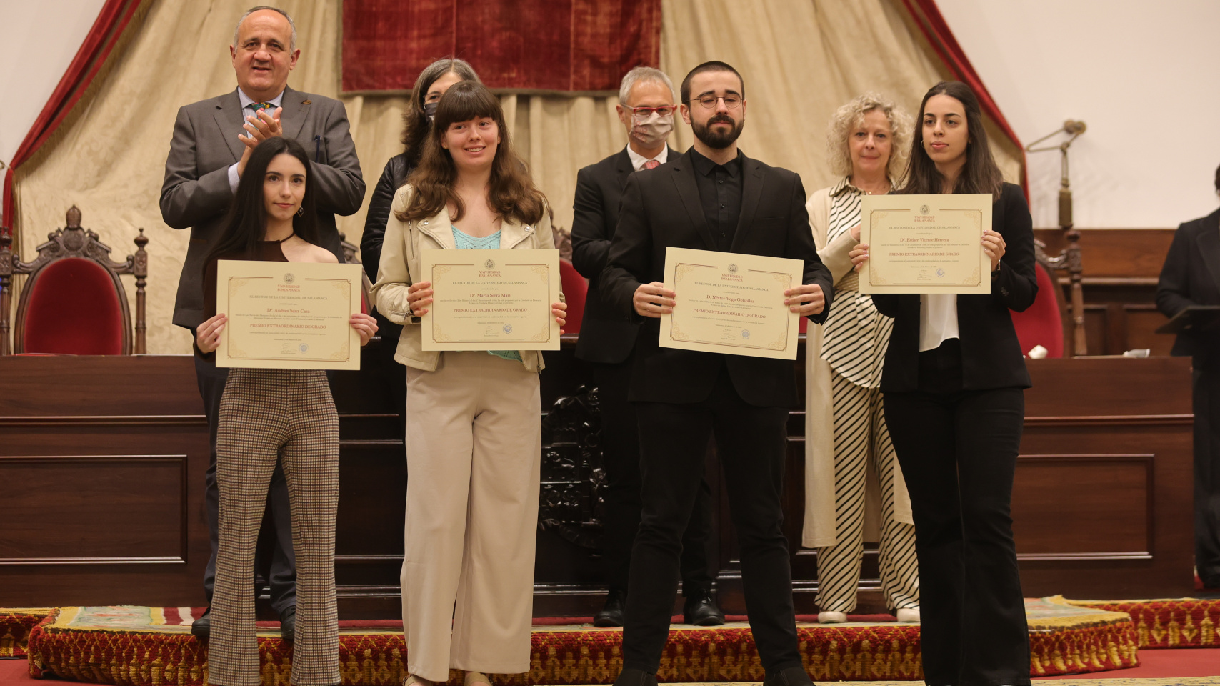Alumnos que recibieron el premio extraordinario de grado del curso 2020-2021