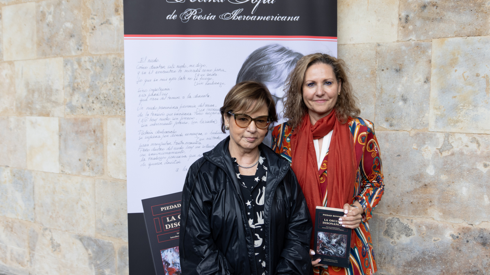 Piedad Bonnnett y Mª Ángeles Recio en las jornadas de estudio en honor a la poeta