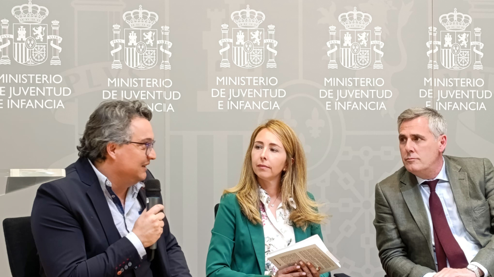 Presentación del libro "Educar y educarse entre pantallas ¡Todo el día con el móvil" del grupo de Investigación GIPEP de la USAL