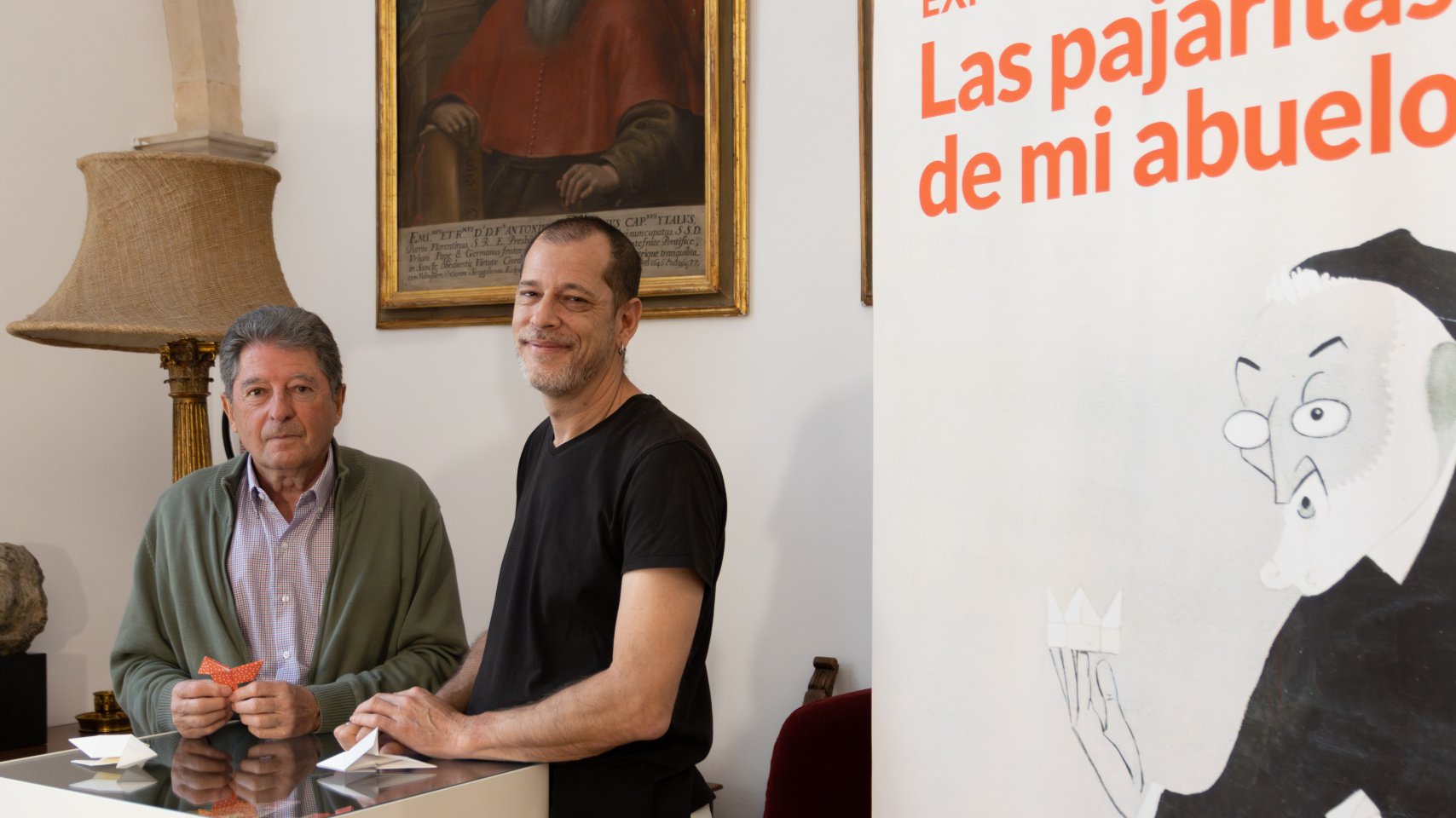Pablo de Unamuno Pérez y su hijo Pablo de Unamuno presentan la exposición "Las pajaritas de mi abuelo"