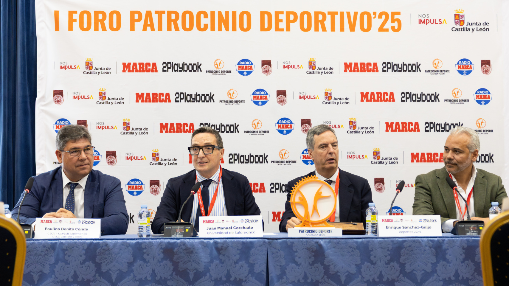 Mesa presidencial en la inauguración del foro: Paulino Benito Conde, Juan Manuel Corchado, Enrique Sánchez-Guijo y Daniel Bravo Padró