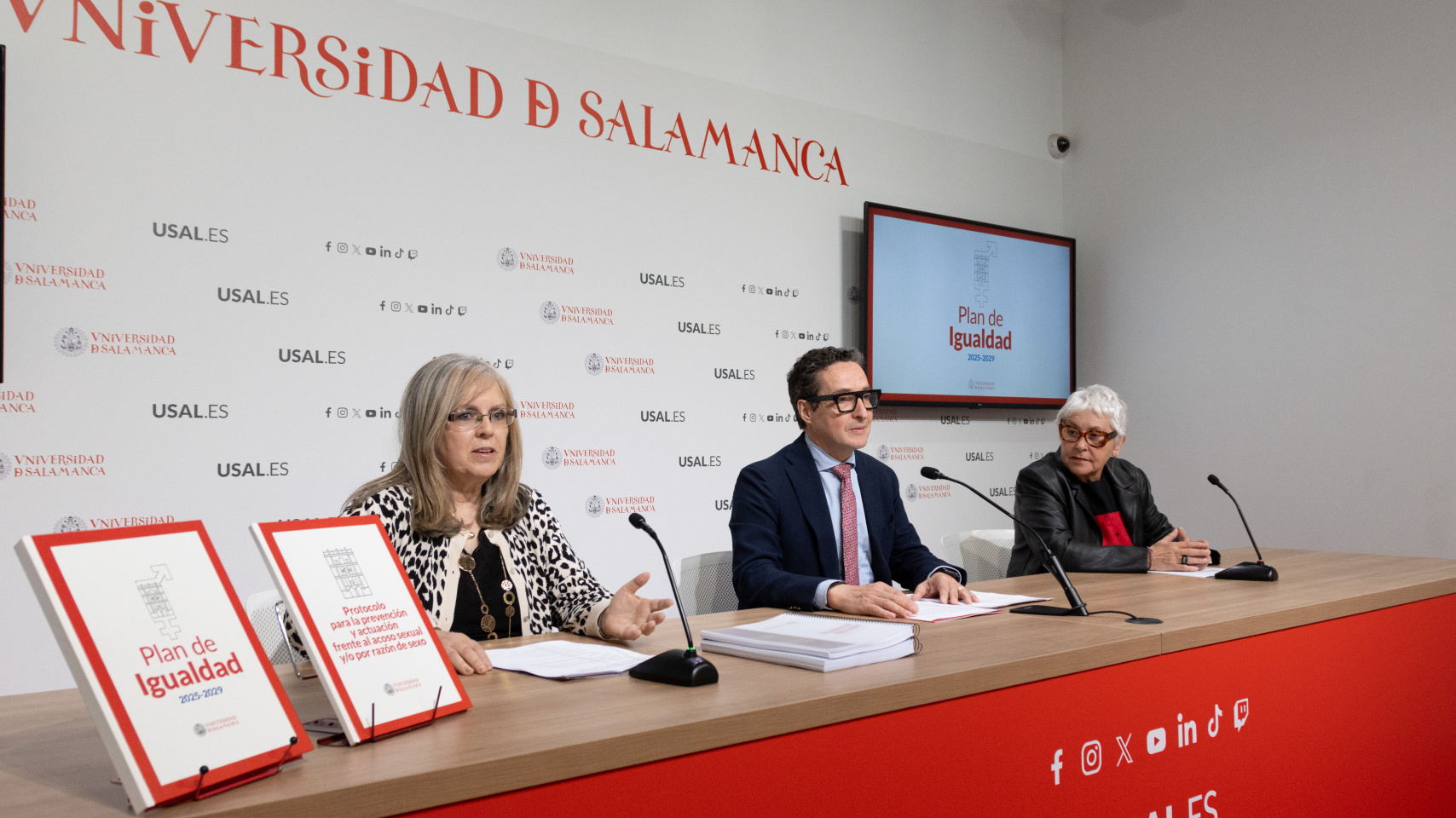 Presentación del Plan de Igualdad (2025-2029) por Inmaculada Sánchez Barrios, Juan Manuel Corchado y Alegría Alonso González