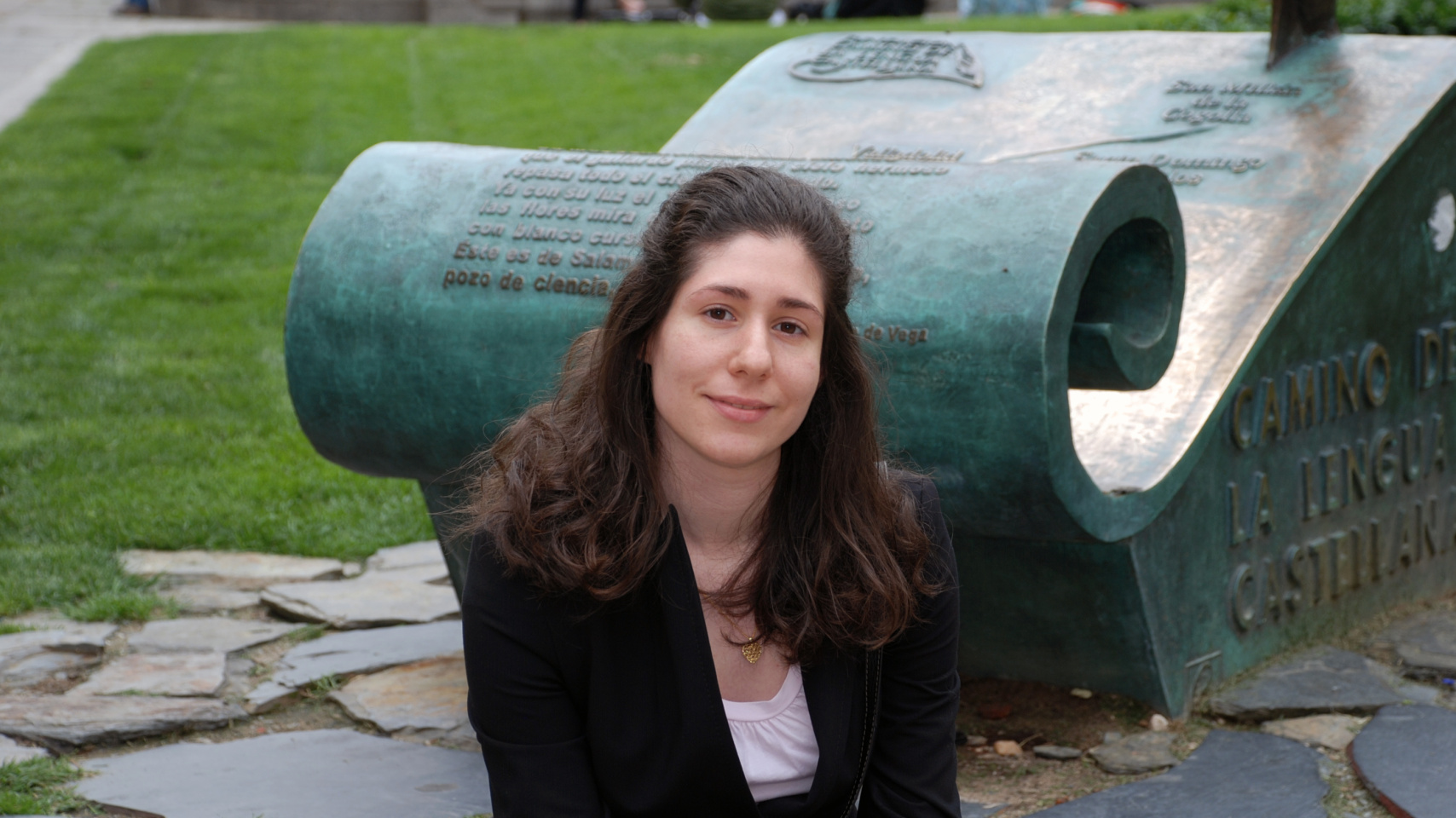 La alumna recibió el galardón por su traducción del texto “Anillos” de Alison Tyler