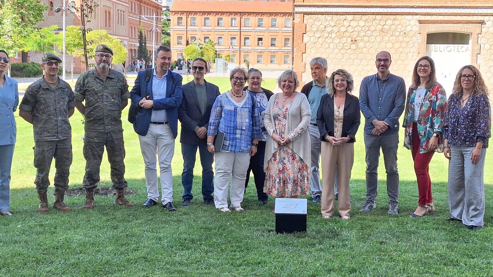 Autoridades en la presentación del programa "OLMOS USAL"