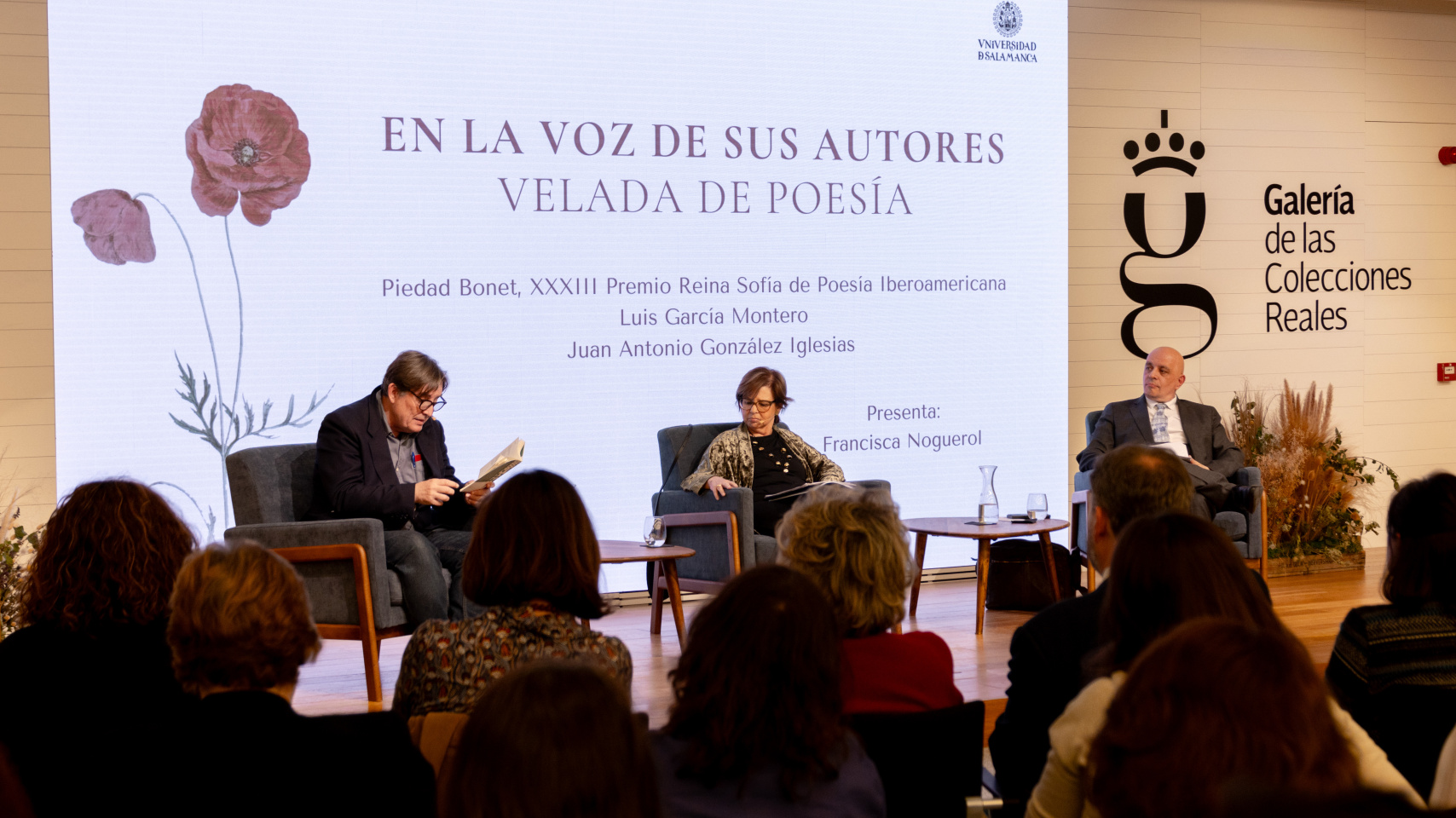 Velada de poesía "En la voz de sus autores": Los poetas Luis García Montero, Piedad Bonnett y Juan Antonio González Iglesias