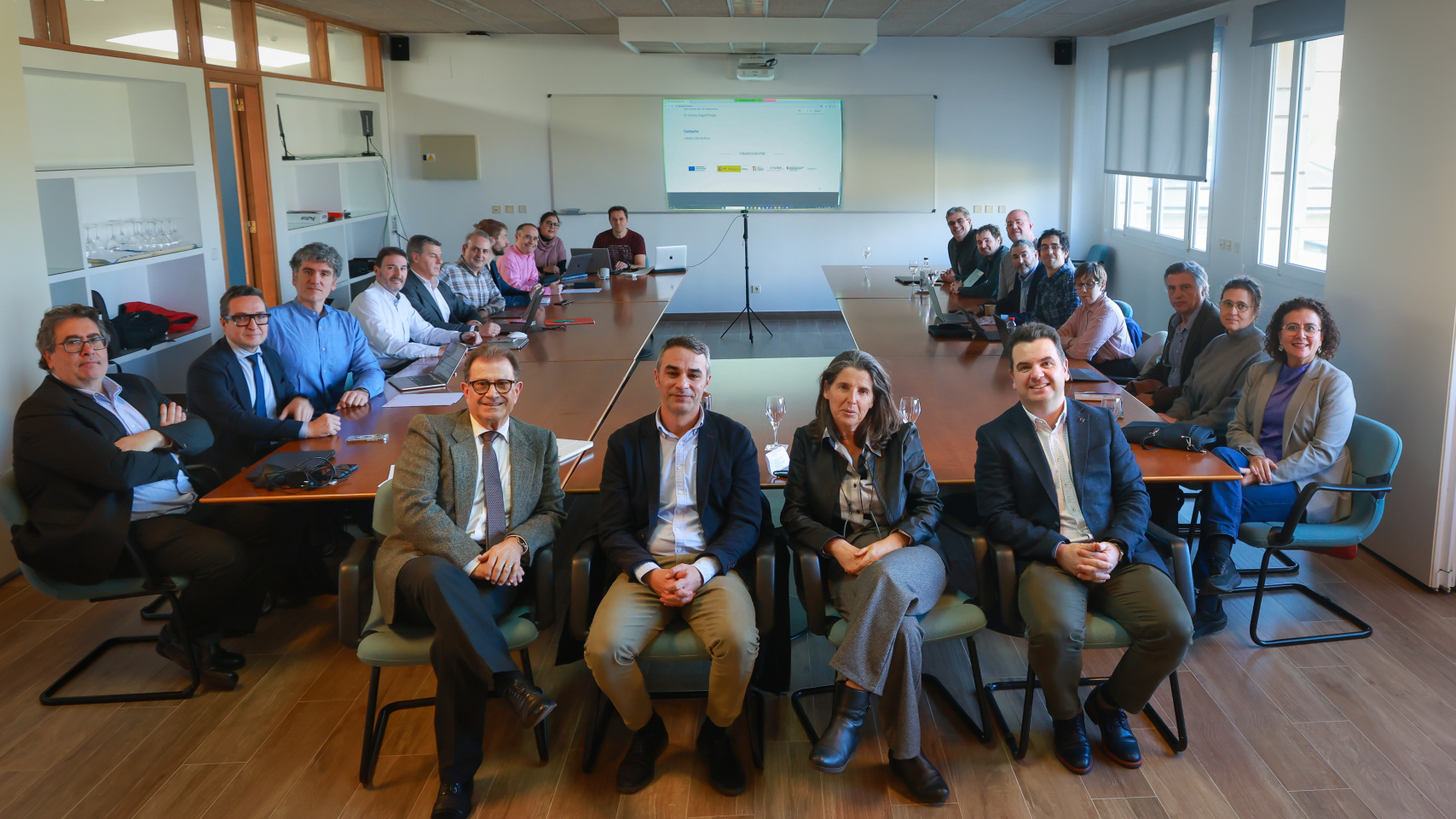 Foto de grupo  La Universidad de Salamanca, protagonista en la Jornada de Cátedras de Ciberseguridad de INCIBE con CyberChain