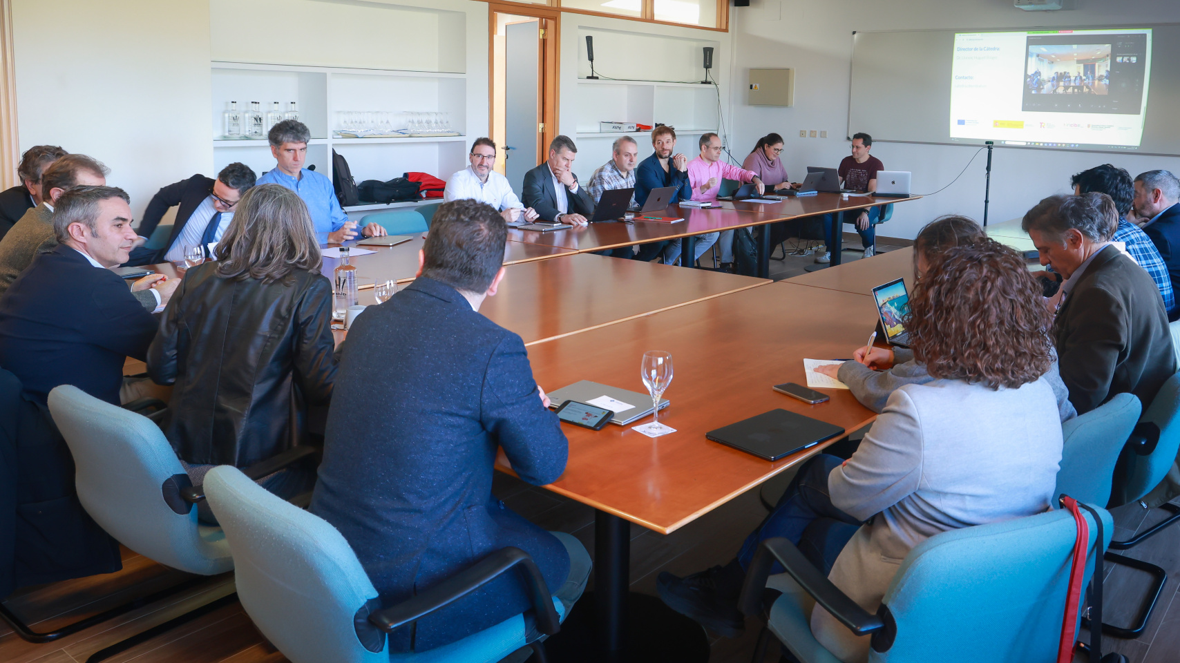 Foto de grupo  La Universidad de Salamanca, protagonista en la Jornada de Cátedras de Ciberseguridad de INCIBE con CyberChain