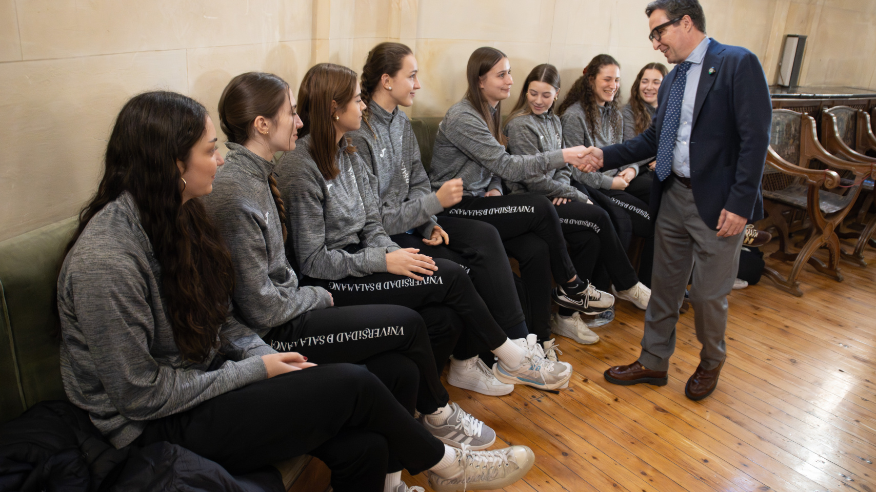 Presentadas las plantillas y la nueva equipación de los dos equipos masculino y femenino, que militan en la 1ª División Nacional