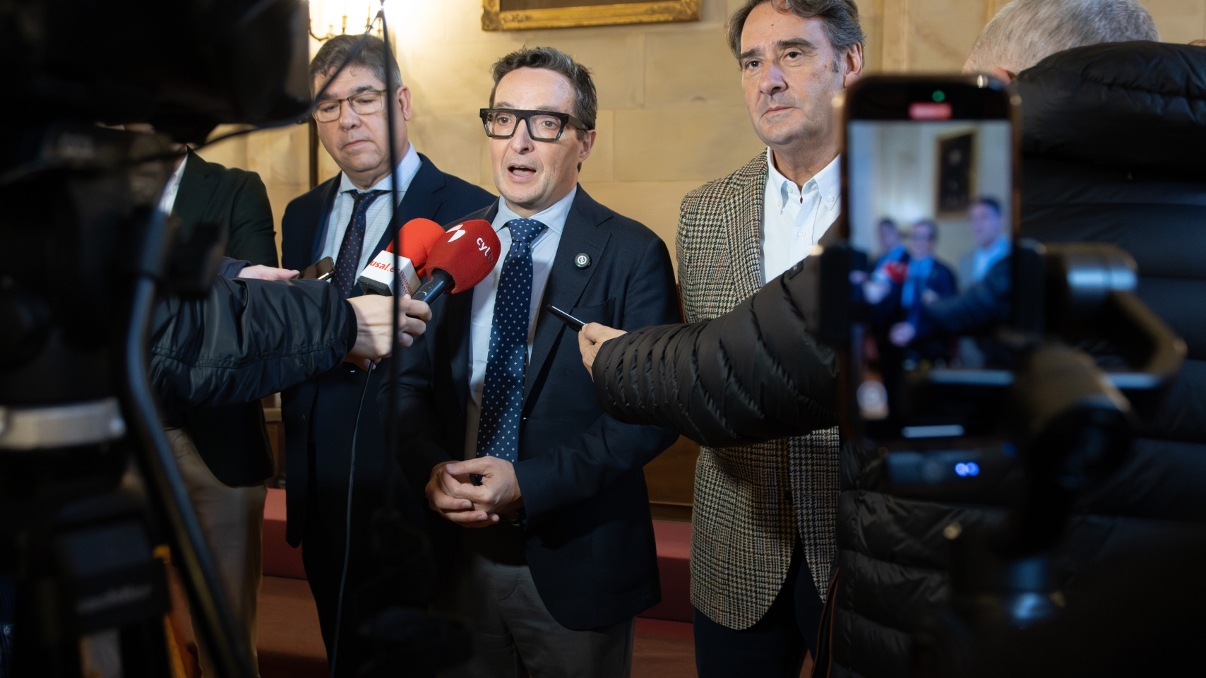 Presentadas las plantillas y la nueva equipación de los dos equipos masculino y femenino, que militan en la 1ª División Nacional