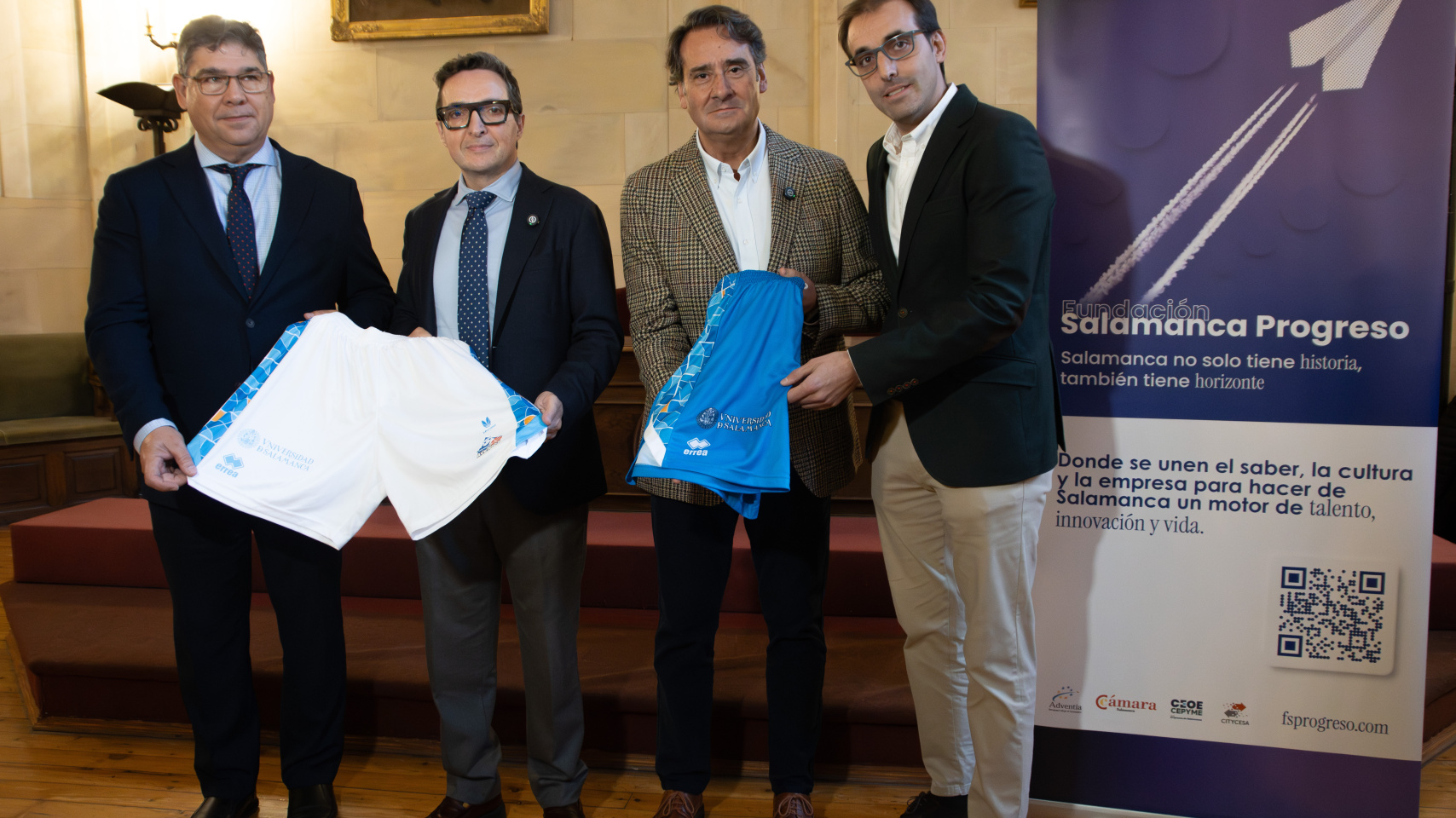 Presentadas las plantillas y la nueva equipación de los dos equipos masculino y femenino, que militan en la 1ª División Nacional