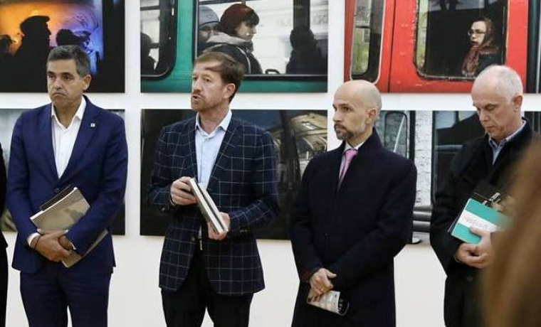 Carlos Chaves Monteiro, vicepresidente de la Cámara Municipal de Guarda; Victor dos Santos Amaral, vereador de Educação, Cultura y Turismo; Javier González, vicerrector de Economía de la Universidad de Salamanca y Manuel Santos Rosa de la Universidad de Coimbra