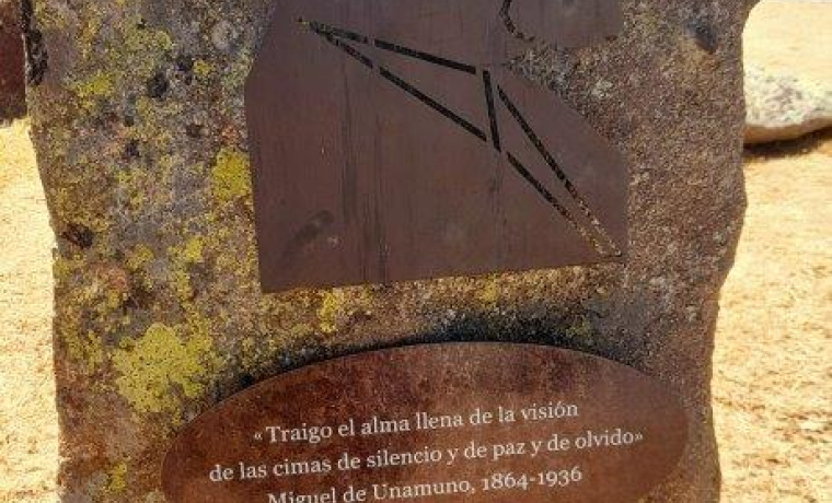 Monolito de homenaje a Miguel de Unamuno 