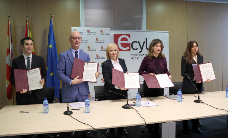 Firma de acuerdo de colaboración. De izq. a dcha.: el vicerrector de Transferencia, Innovación y Emprendimiento de la Universidad de Salamanca, Federico Bueno; el rector de la Universidad de Burgos, José Miguel García; la consejera de Industria, Comercio y Empleo, Leticia García; la rectora de la Universidad de León, Nuria González; y la vicerrectora de Comunicación, Cultura y Deporte de la Universidad de Valladolid, Rebeca San José..