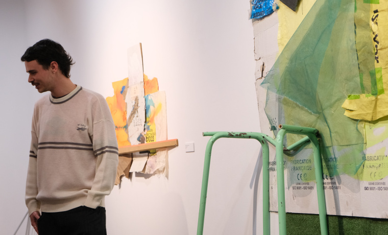 El artista Juan Álvarez Andrés en la presentación de "Tengo un mueble"