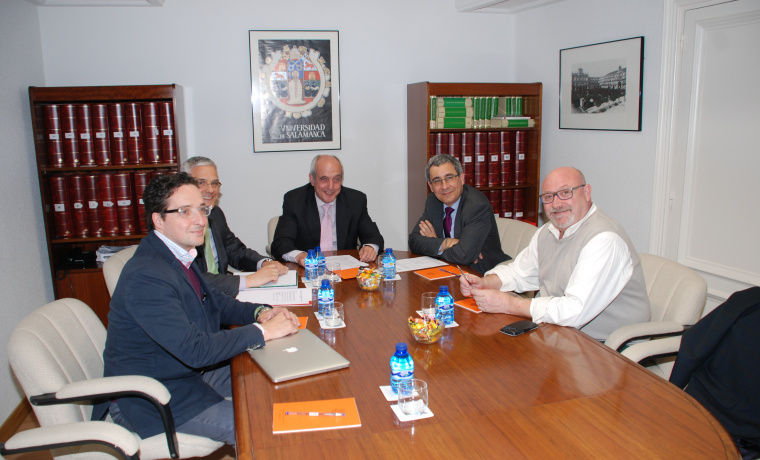 El encuentro se celebró en la Sala de Juntas del Consejo Social