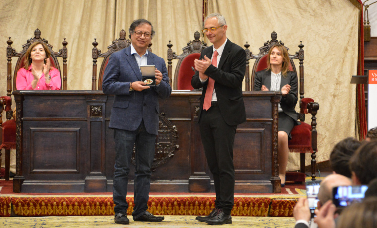 El presidente de la República de Colombia recibe la Medalla de la Universidad de Salamanca