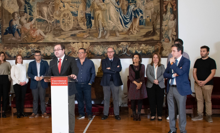 Félix Barrio  (INCIBE) junto a Juan Manuel Corchado (USAL) y representantes de BISITE durante la presentación de la Cátedra CyberChain el pasado mes de febrero 