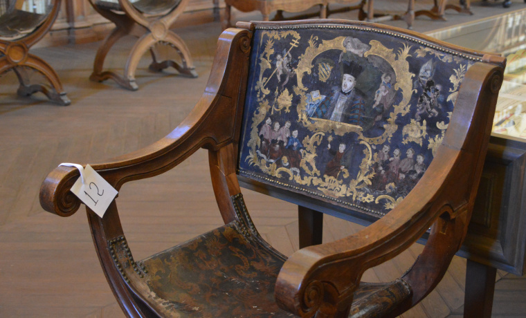 La Universidad de Salamanca culmina la restauración de la sillería antigua de la Biblioteca General Histórica 