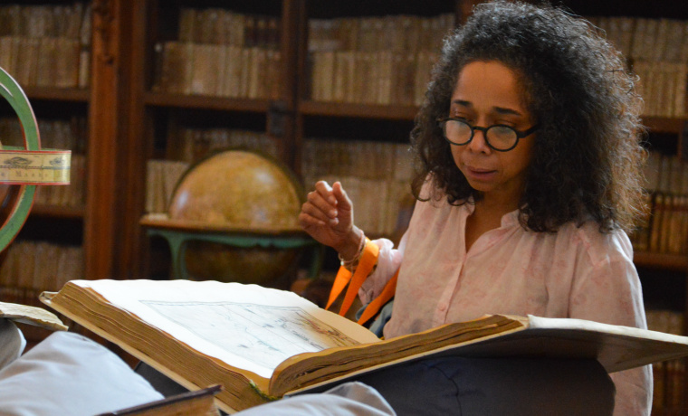 Visita de la embajadora de EEUU en España a la Biblioteca Histórica de la Universidad de Salamanca