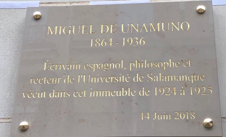 Placa que recuerda la estancia parisina de Miguel de Unamuno. Foto: Embajada de España en Francia