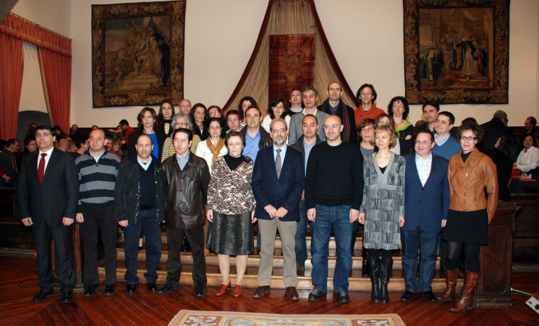 Grupo de trabajadores de administración y servicios que han cumplido 15 años de servicio en la Univeridad de Salamanca.