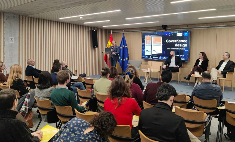 El vicerrector de Internacionalización Raúl Sánchez Prieto presenta en Bruselas la primera obra conjunta publicada por el campus europeo EC2U