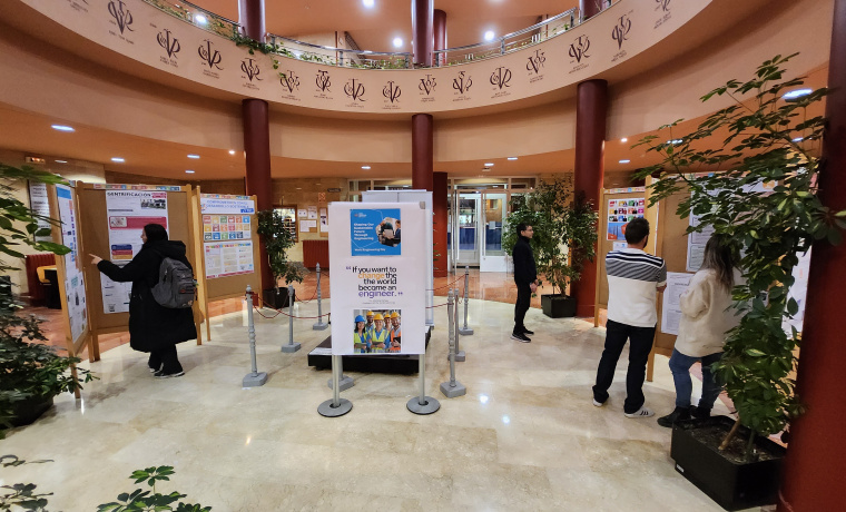 Exposición en el vestíbulo de la Escuela Politécnica de Zamora 