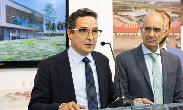 Juan Manuel Corchado, rector de la Usal y Javier Iglesias, presidente de la Diputación de Salamanca